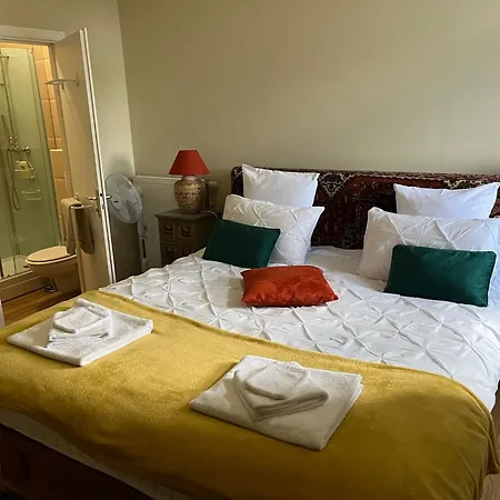 La Fiere Bridge Bed & Breakfast