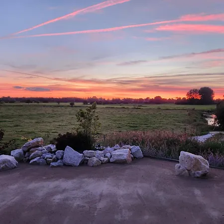 La Fiere Bridge Bed & Breakfast *